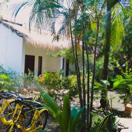 Maxal Bungalow Hotel Гили Еър Екстериор снимка