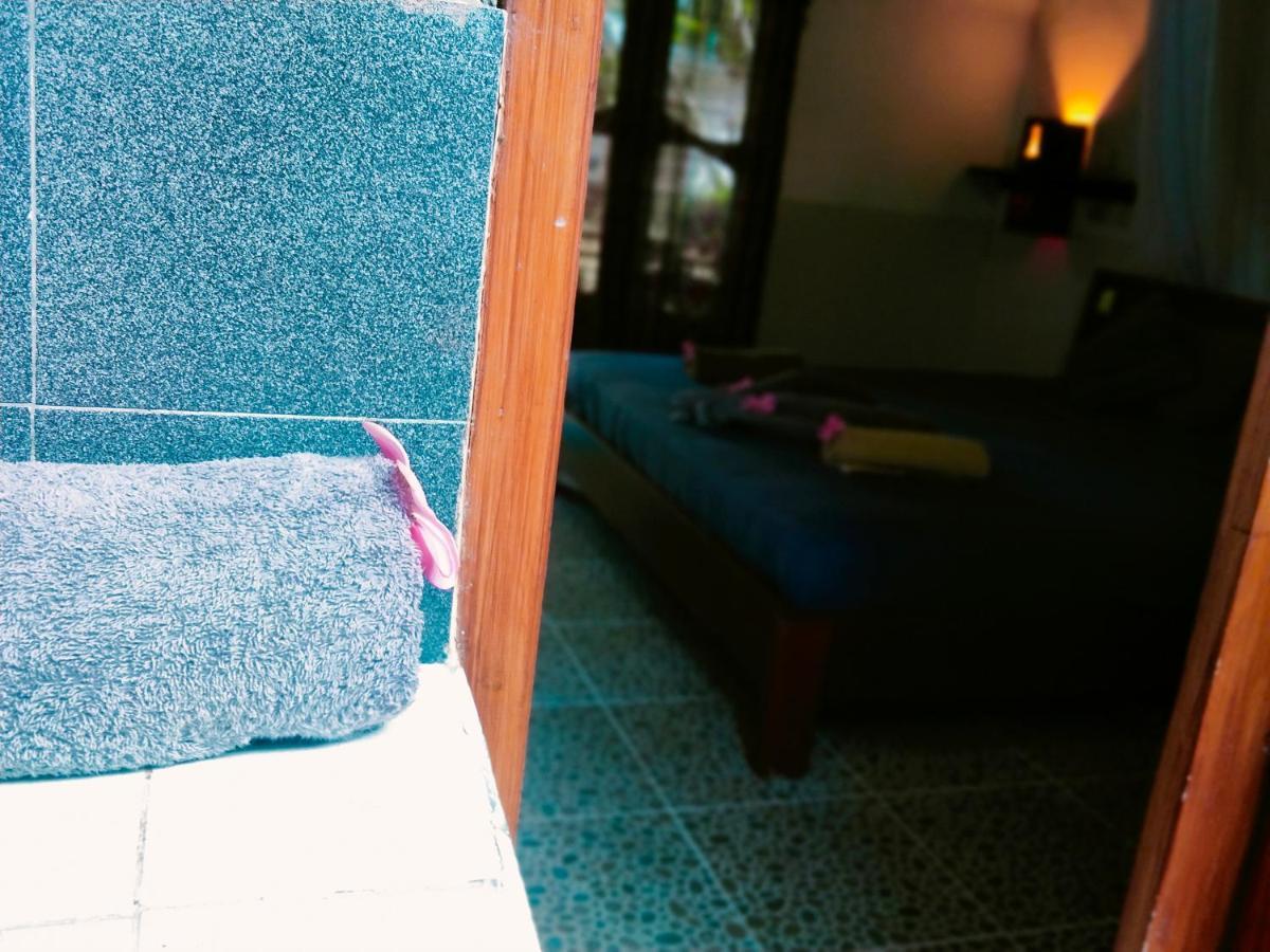 Maxal Bungalow Hotel Гили Еър Екстериор снимка